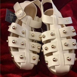 Universal Thread Cream Sandals with Gold Accents